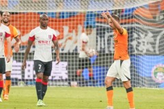 欧冠冠军争夺战：利物浦领跑，阿森纳紧追不舍的激烈对决